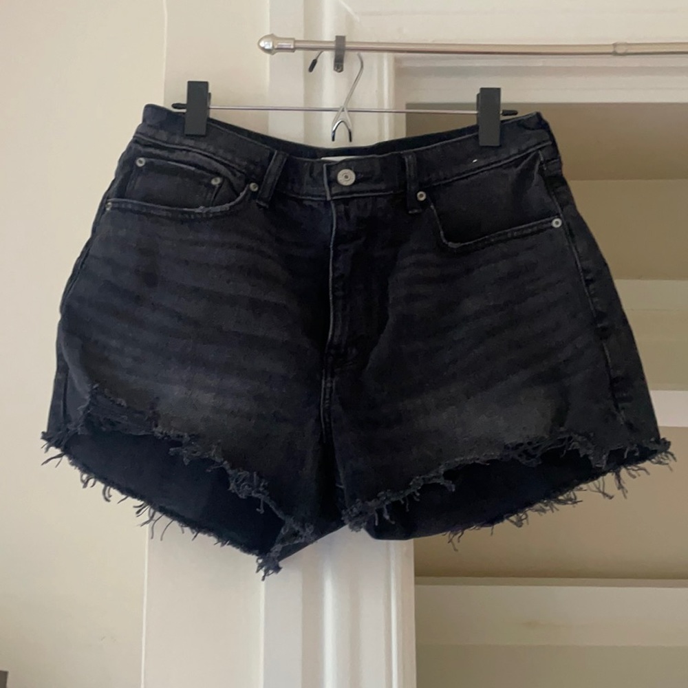 New with tags Abercrombie high rise mom short